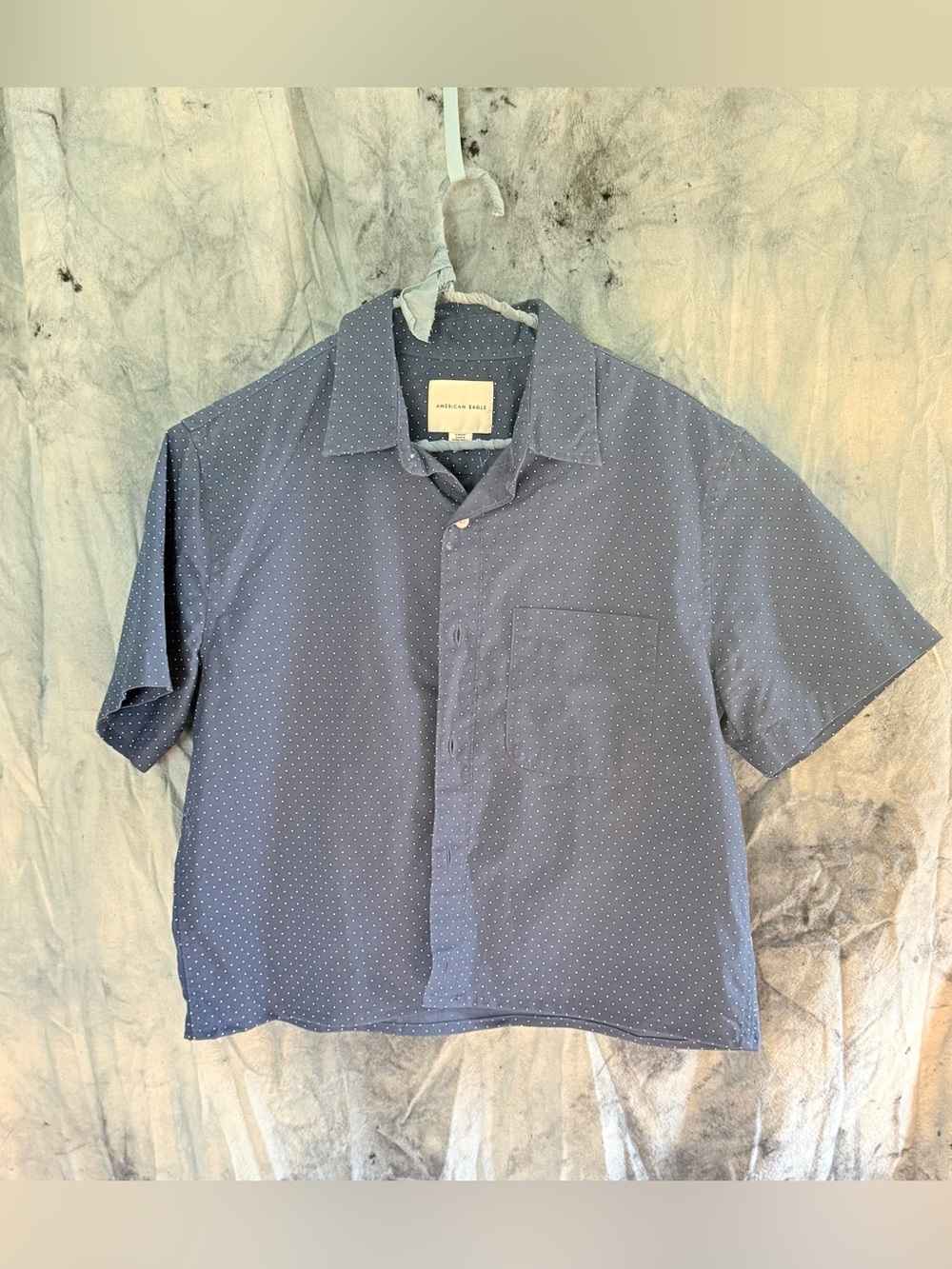 Cropped American Eagle Outfitters Men’s Navy Polka Dot Button-Up Shirt - Picture 4 of 4